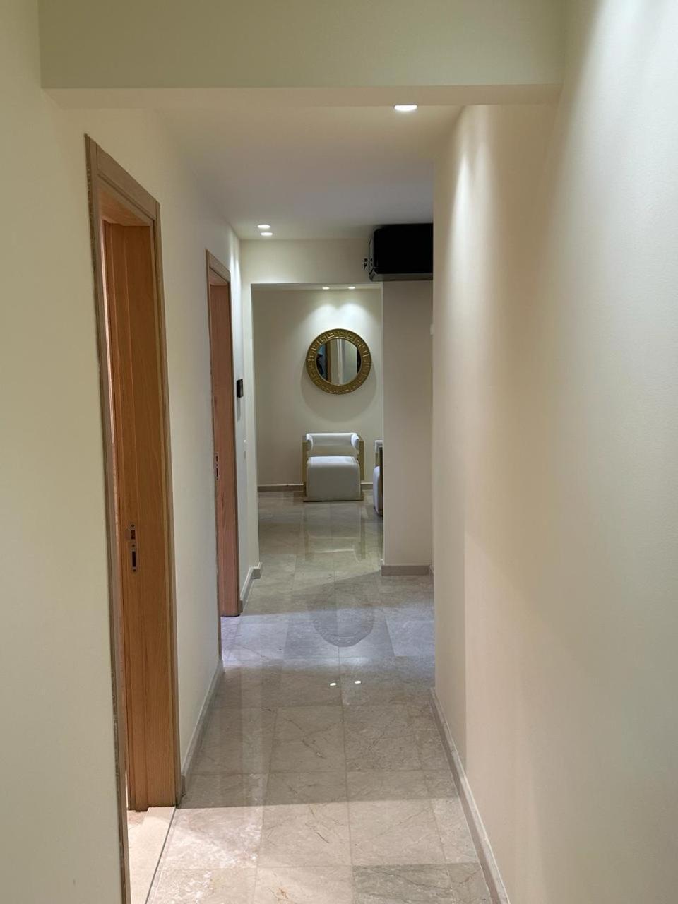 Versace Luxury 3br Apt-hamra *
