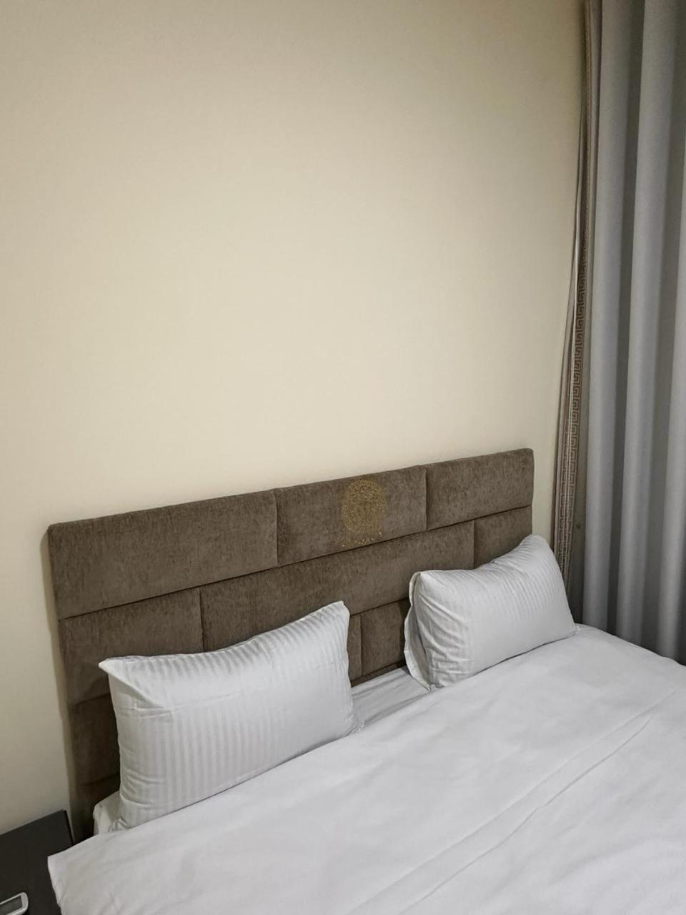 Versace Luxury 3br Apt-hamra *