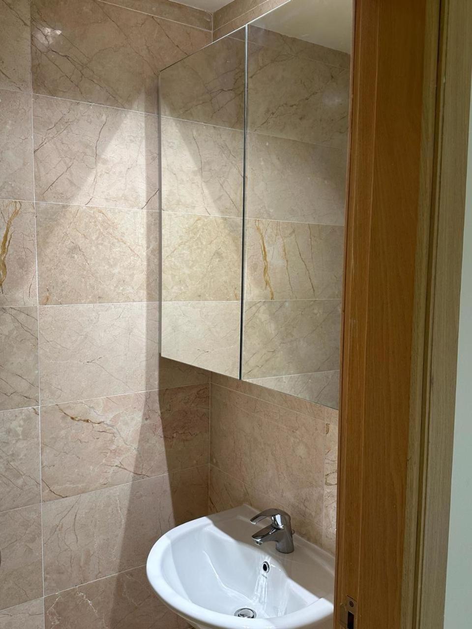 Versace Luxury 3br Apt-hamra * Beirut